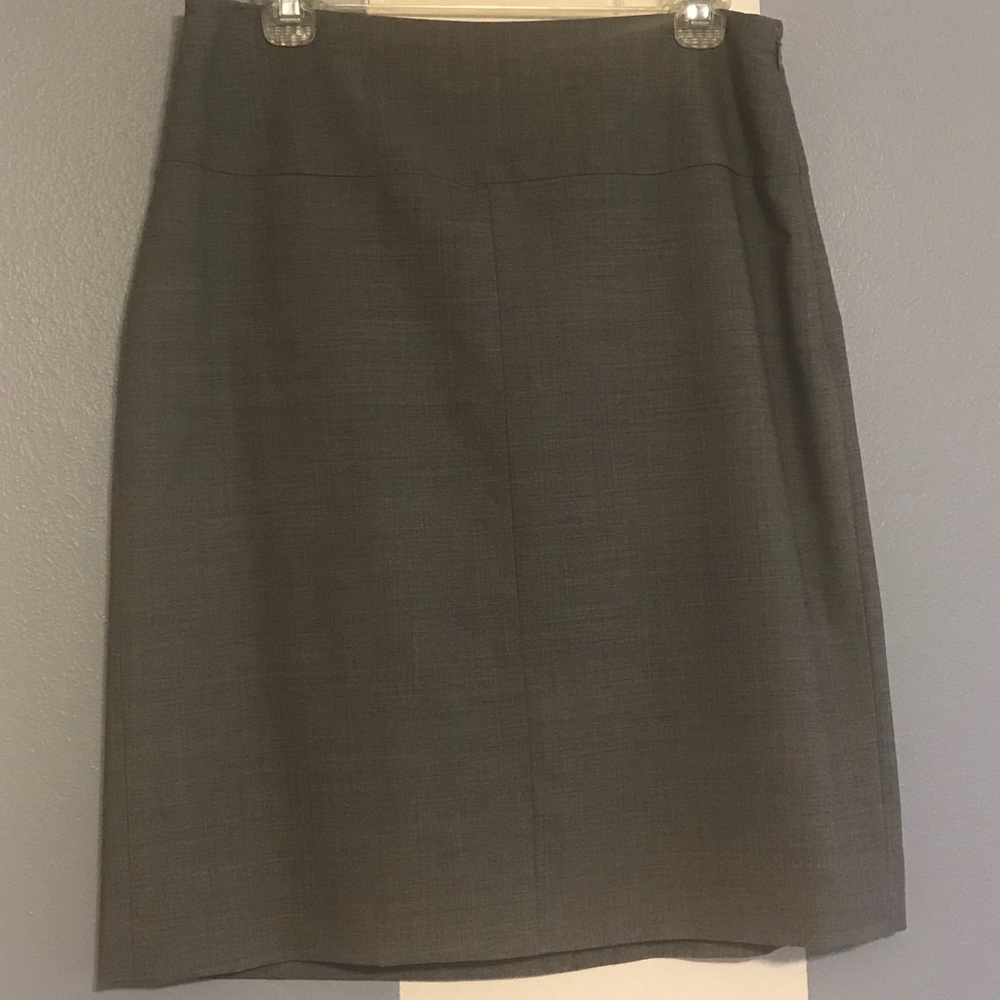 Banana Republic grey skirt